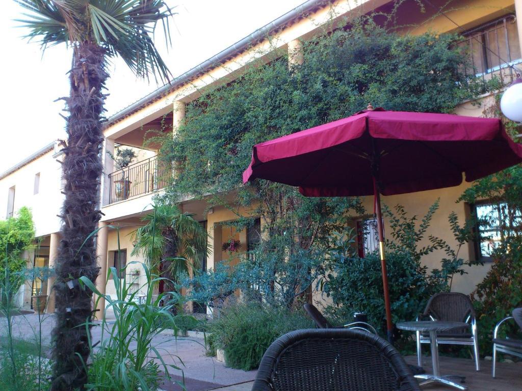 Hotel Le Relais Du Luberon Maubec  Exterior foto